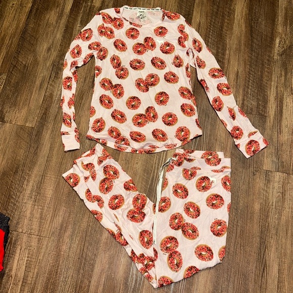 NWT VS Pink Cozy Sleep Donut Pajamas Set size L